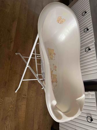 Продам ванночку с подставкой