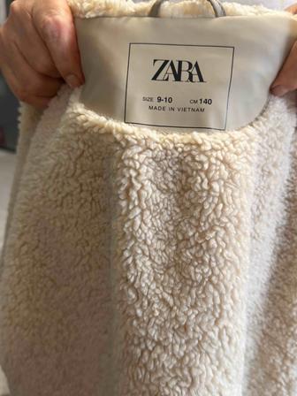 Продам детскую куртку zara