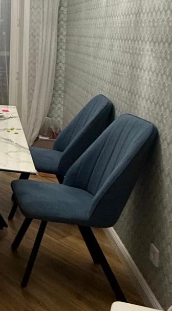 Продам стол и 4 стула