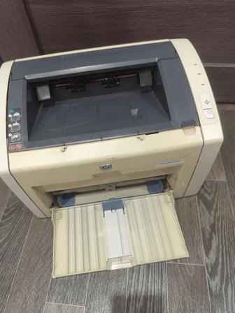 Продам принтер HP LaserJet 1022.