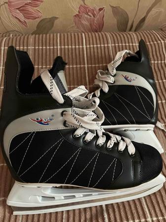 Продам мужские коньки