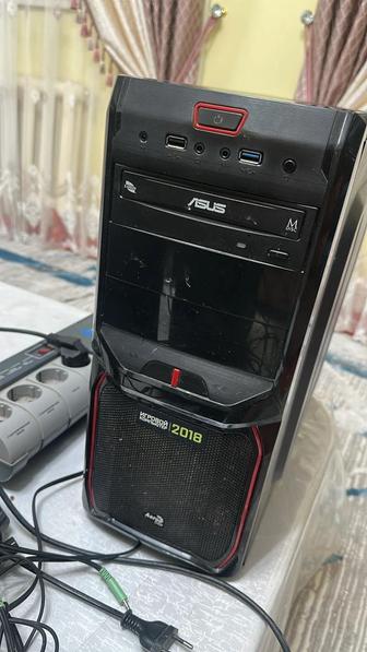 Игровой компьютер с комплектом