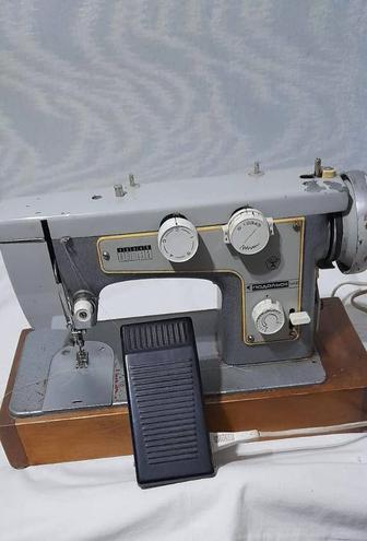 Швейная машина электрическая