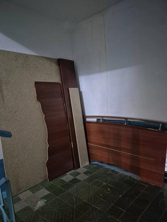 Кровать 140 на 160 , матрас