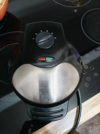 Продам вафельницу