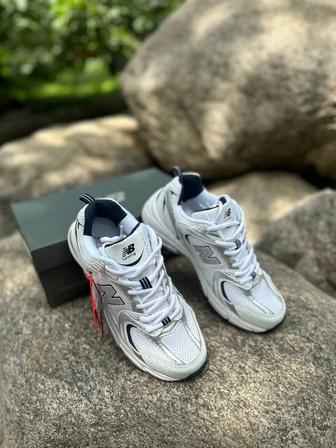 Продам стильные женские кроссовки New Balance