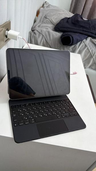 Продам айпад про 11 -4 поколение 5G