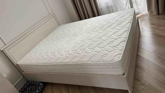 Продам кровать б/у в очень хорошем состоянии 160/200