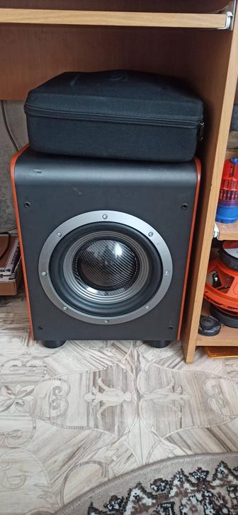 Сабвуфер JBL