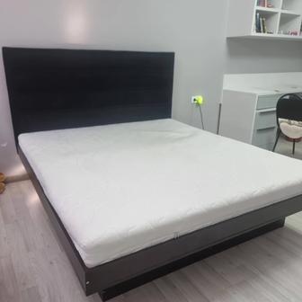 Продам кровать 1.80