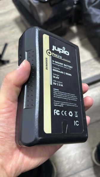 Продам батарейки Vmount 95mh 2 шт зарядка в хорошем состоянии, пользовалис