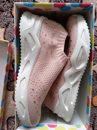 Продам кроссовки