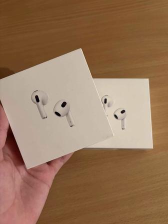 Продам две пары AirPods 3