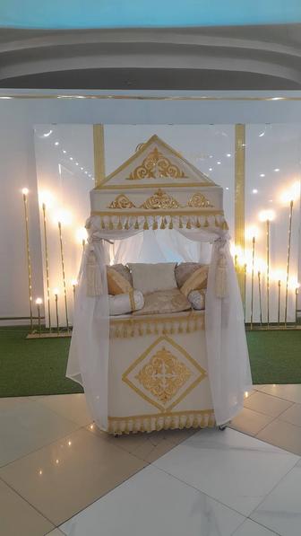 Трон на Тұсау кесер