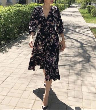 Платье с цветочным принтом