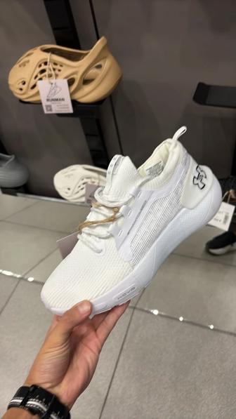 Under Armour Phantom