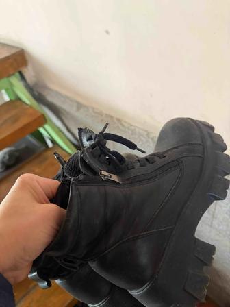 Продам ботинки для девочки