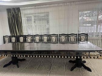 Стол гостиный