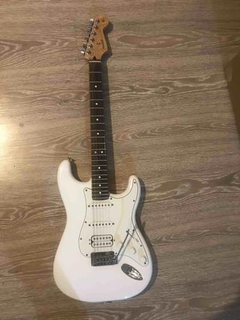 Fender Stratocaster White Pau Ferro