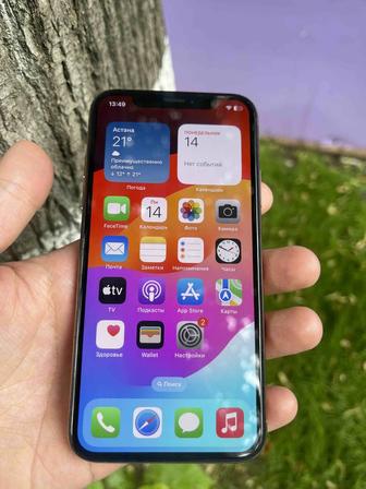 IPhone XS 64gb gold в хорошем состоянии