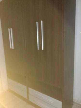 Продам мебель шкаф и диван в подарок