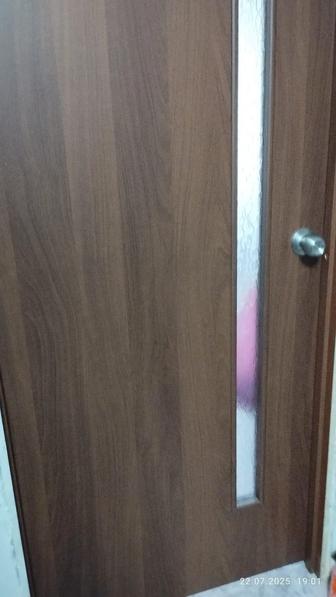 Продам комплект межкомнатных дверей б/у