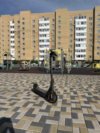 Электросамокат Ninebot KickScooter Max G30