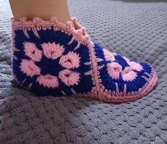 Отдам бесплатно женские тапочки на подошве