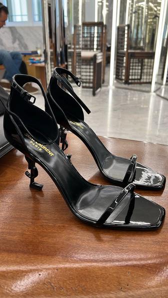 Босоножки Saint Laurent