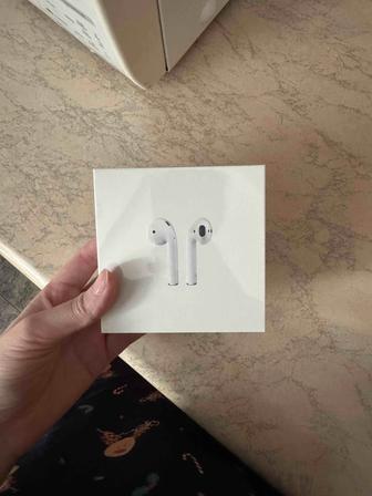 Новые наушники AirPods