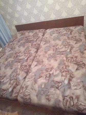 Кровать