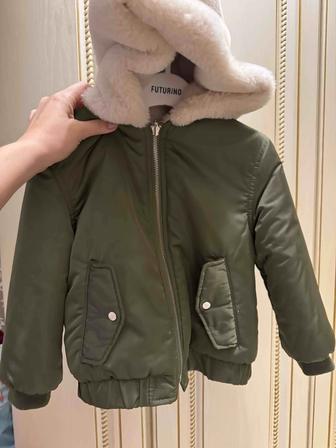 Продам куртку детскую