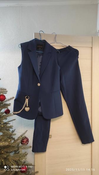 Костюм брючный ROSEMARIA