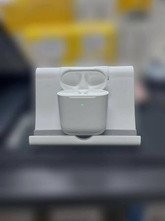 Продаю кейс Airpods 2, без наушников