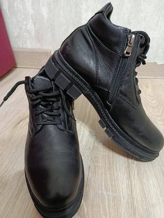 Продам мужские зимние ботинки!