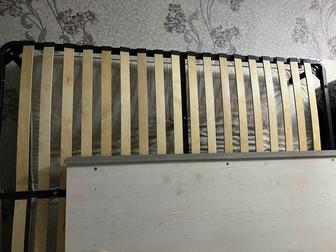 Продается кровать двухспальная с матрасом