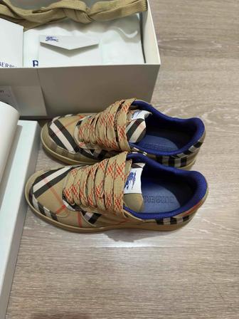 Продам кеды Burberry