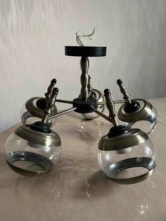 Продам люстру