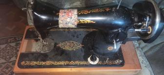 Продам швейную машинку