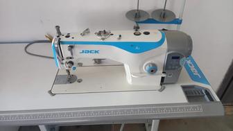 Продаю швейную машинку срочно