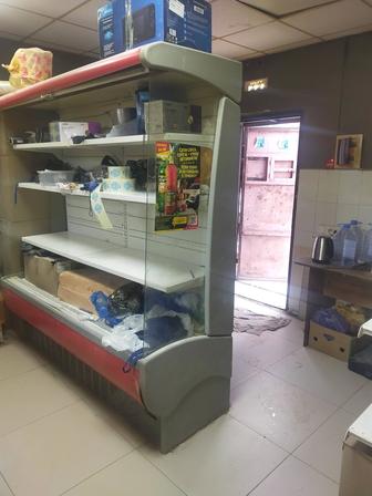 Витринный холодильник для магазина