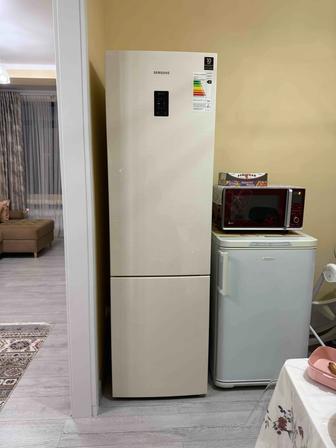 Холодильник Samsung RB37A5200EL