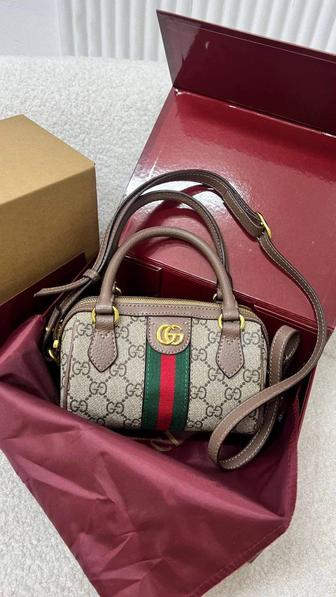 Сумка Gucci в фирменной подарочной коробке
