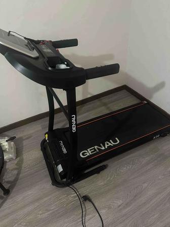 Продаю б/у рабочую беговую дорожку