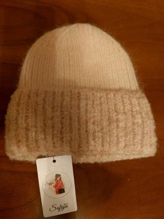 Продам женскую шапку