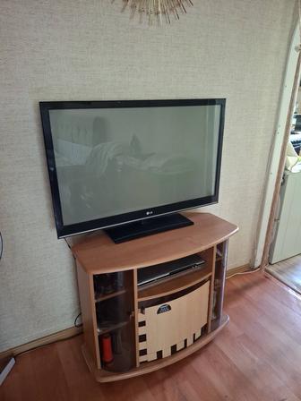 Продам телевизор LG, плазма, в хорошем состоянии