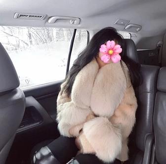 Шуба теплая красивая