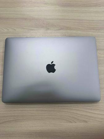 MacBook Air 13, M1