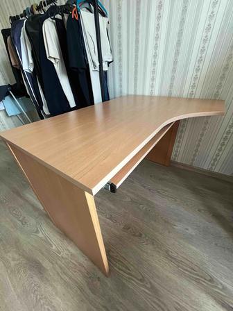 Стол компьютерный письменный