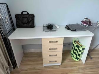 Письменный стол